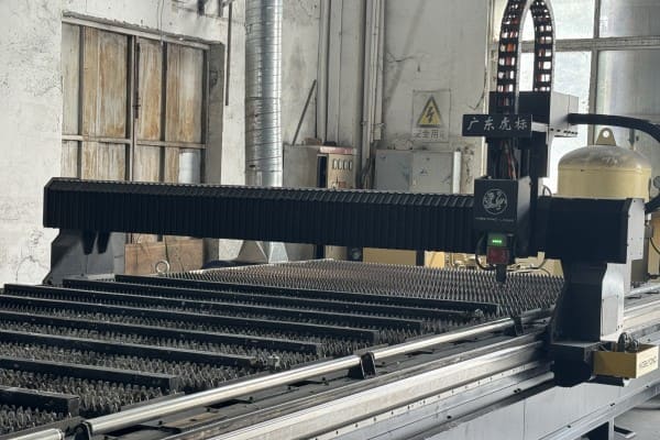 CNC cutting machine for aluminum panels