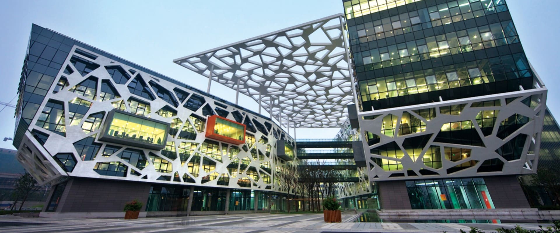 High-rise building featuring structured aluminum facades